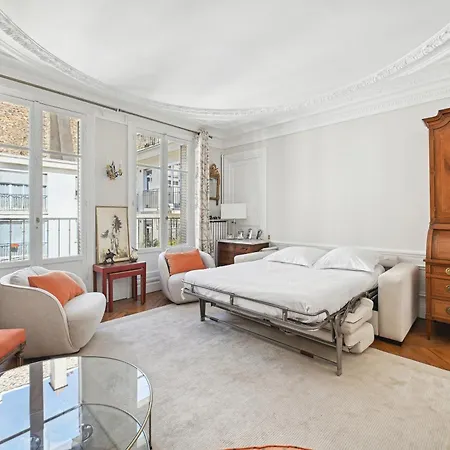 Veeve - Palatial By The Park Apartment Paris